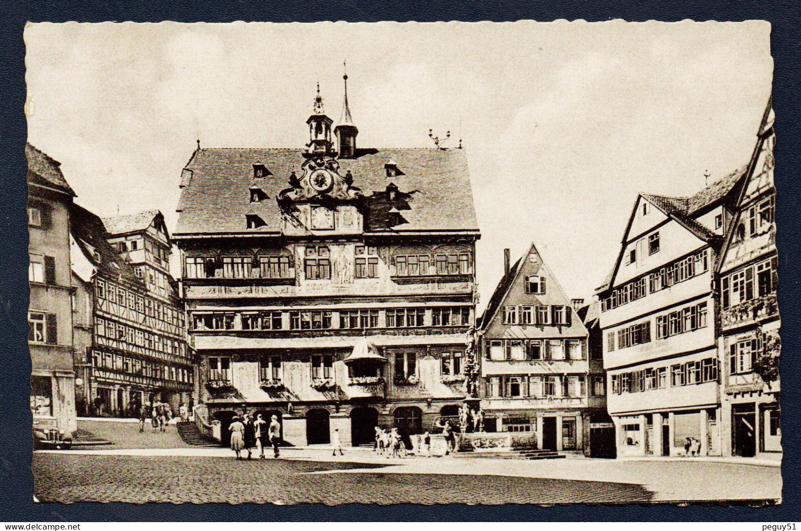 Tübingen. Marktplatz. Rathaus (1435) Avec Son Horloge Astronomique (1511). Fontaine De Neptune. Touristes. 1965 - Tuebingen