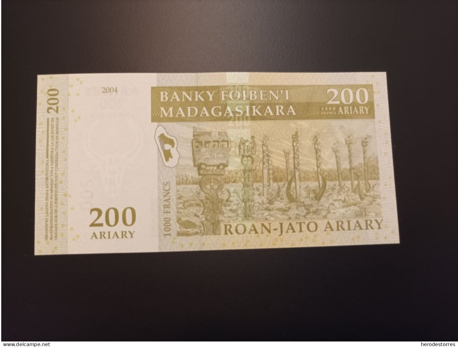 Billete Madagascar, 200 Ariary, Serie AA, Año 2004, UNC - Madagascar