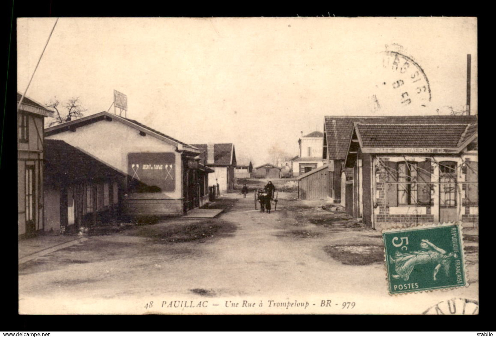 33 - PAUILLAC - UNE RUE A TROMPELOUP - Pauillac