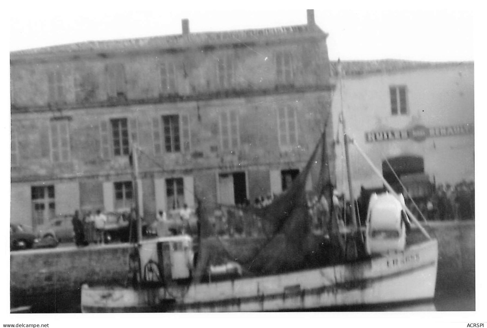 17 SAINT MARTIN DE Ré Photo 1960 Bateau Le "tient Ta Promesse" Avec Une Voiture Tombée (Scan R/V) N°   50   \OA1042 - Saint-Martin-de-Ré