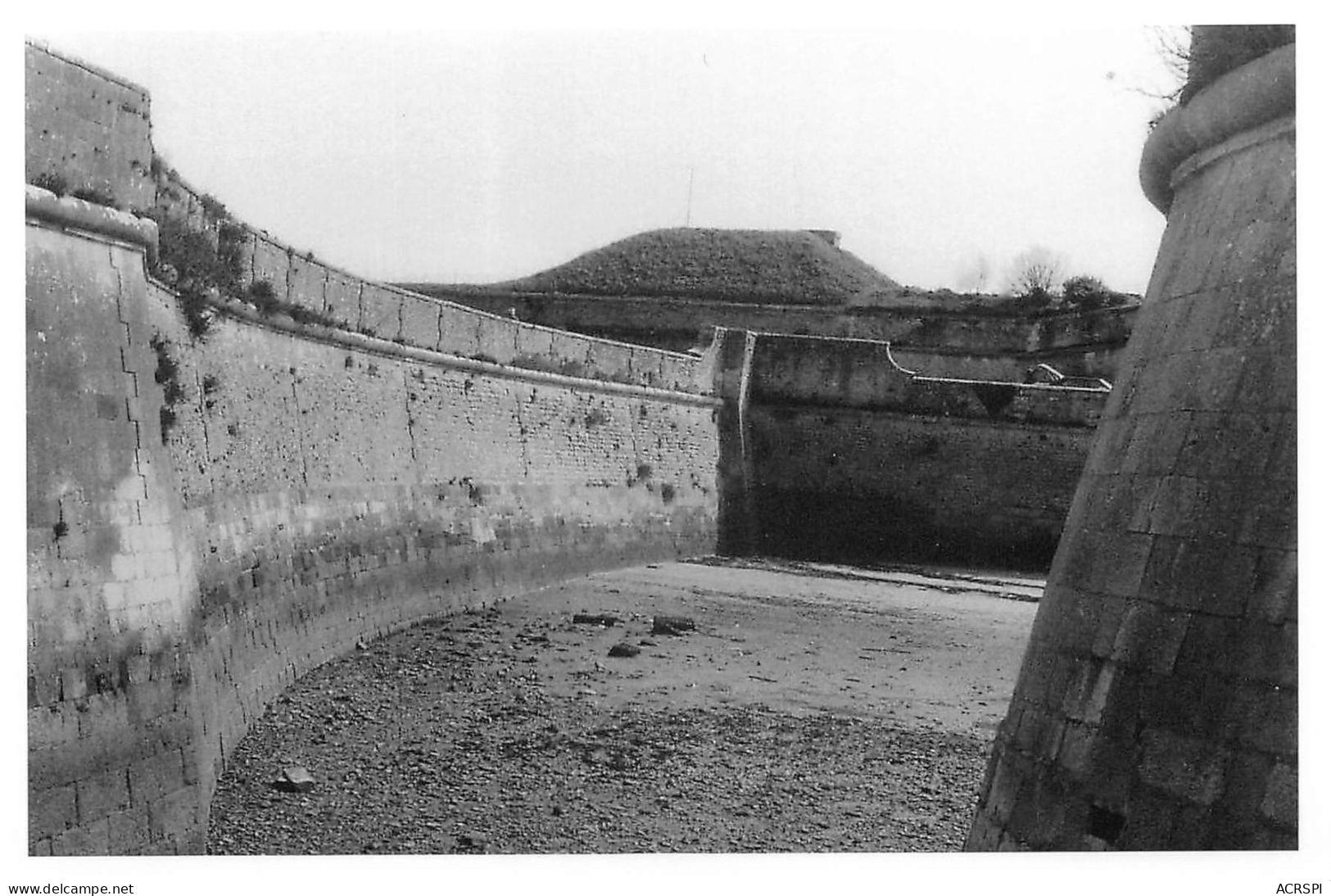 17 SAINT MARTIN DE Ré Photo 1985  L'ancien Port Départ Des Bagnards  (Scan R/V) N°   37   \OA1042 - Saint-Martin-de-Ré