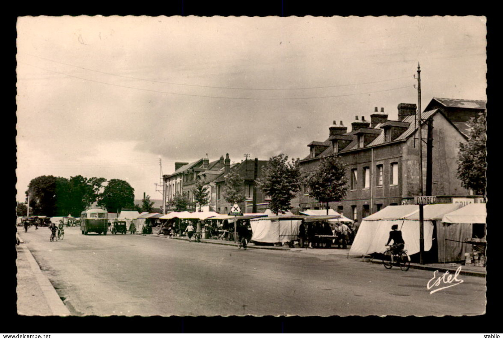 76 - PETIT-QUEVILLY - LE MARCHE - Le Petit-Quevilly