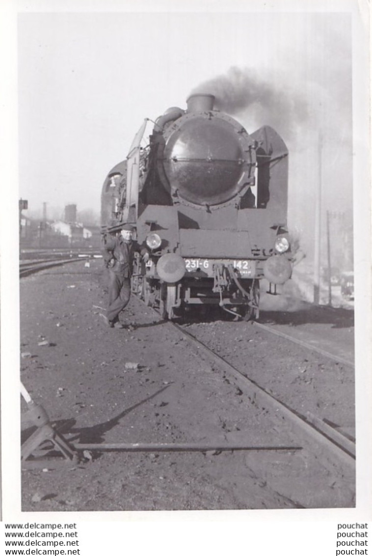 L8- TRAIN - LOCOMOTIVE PACIFIC  231 PLM  -  231 G 242 - AVEC  CONDUCTEUR - ( 2 SCANS ) - Ferrocarril