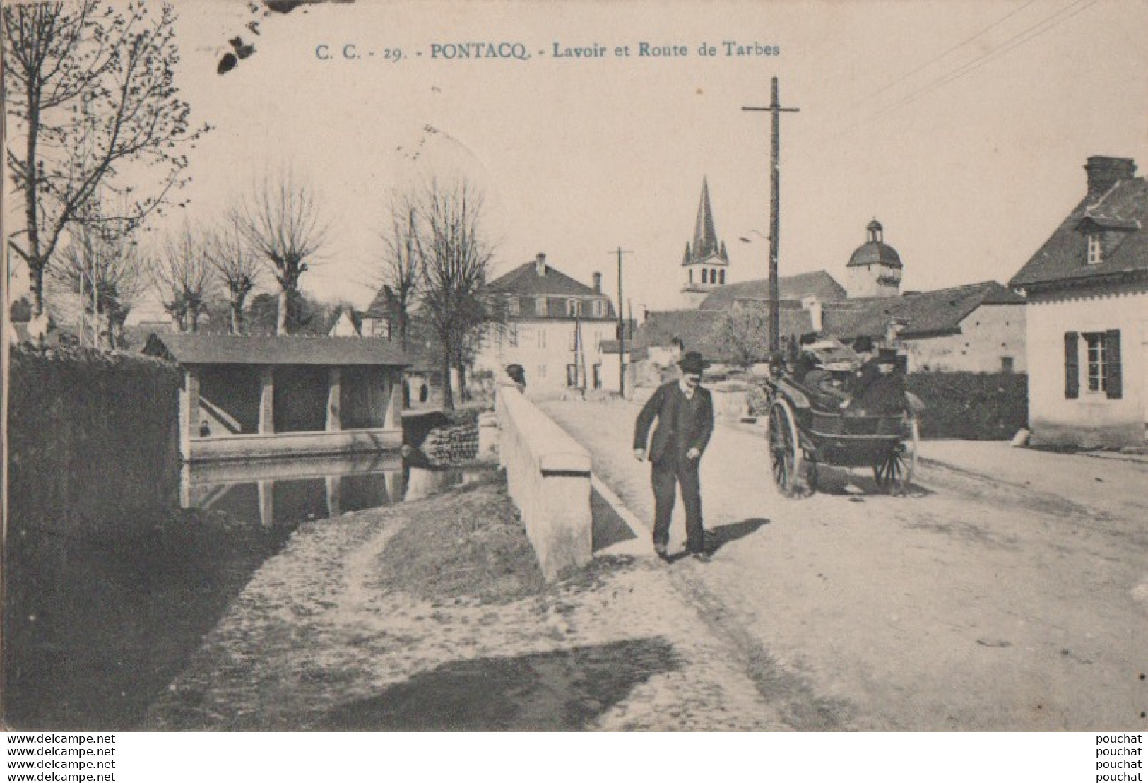 L17-64) PONTACQ - LE LAVOIR ET LA ROUTE DE TARBES - ANIMEE - HABITANTS  - EN 1915 - 2 SCANS  - Pontacq