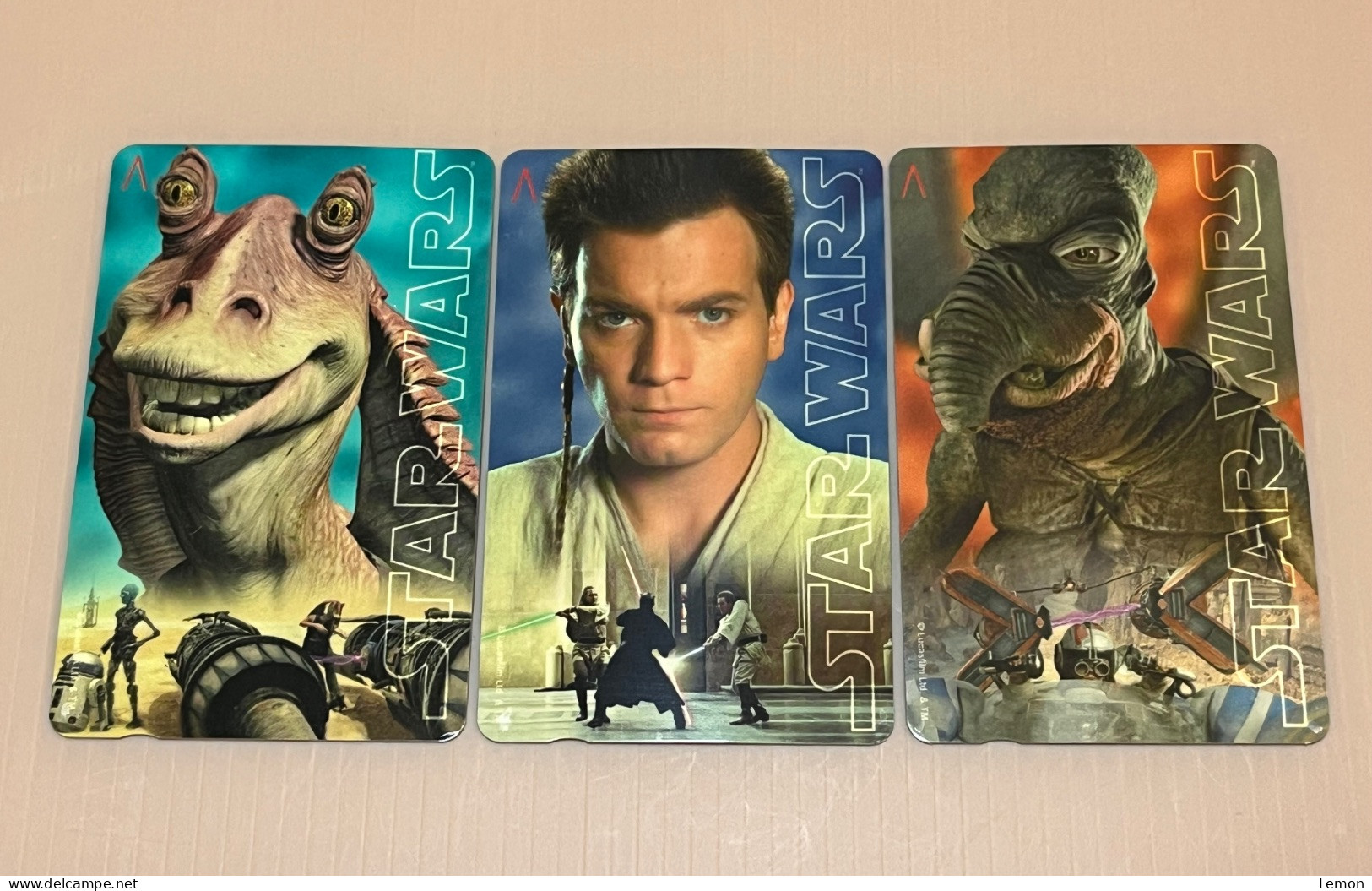 Mint Singapore Telecom GPT Singtel Phonecard, Star Wars,Set Of 3 Mint Cards In Folder With 2 Postcard(Same Serial Number - Singapore