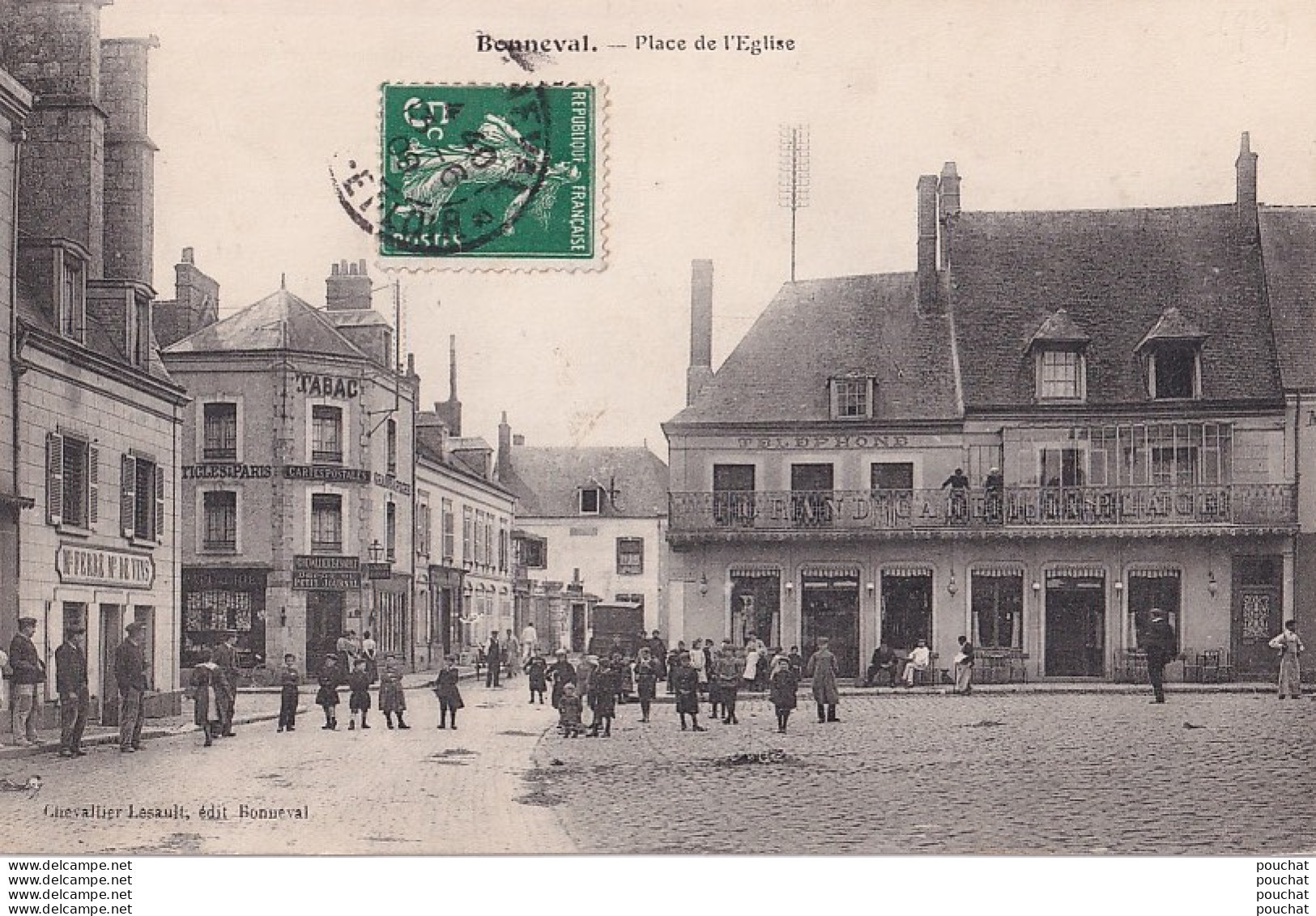 M19-28) BONNEVAL - EURE ET LOIR - PLACE DE L ' EGLISE - ANIMEE HABITANTS - EN 1907  - Bonneval