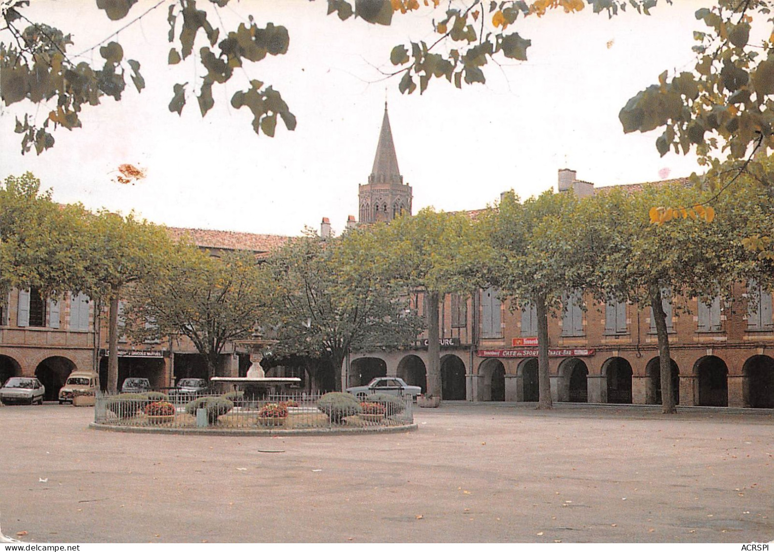 LISLE SUR TARN  Place Des Arcades  16 (scan Recto Verso)KEVREN071BIS - Lisle Sur Tarn