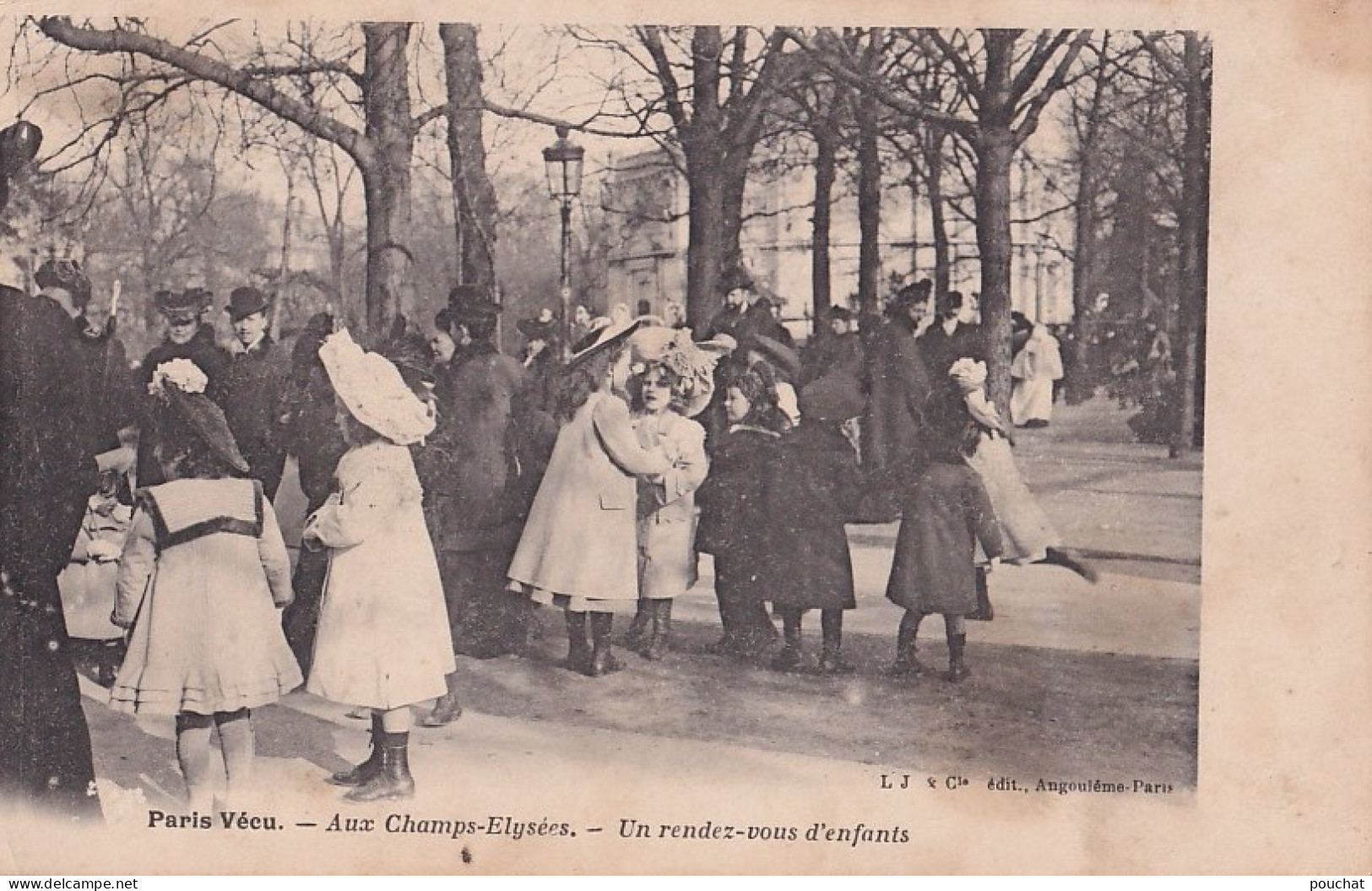 A16-75) PARIS VECU - AUX CHAMPS - ELYSEES - UN RENDEZ-VOUS D ' ENFANTS  - ( 2 SCANS ) - Loten, Series, Verzamelingen