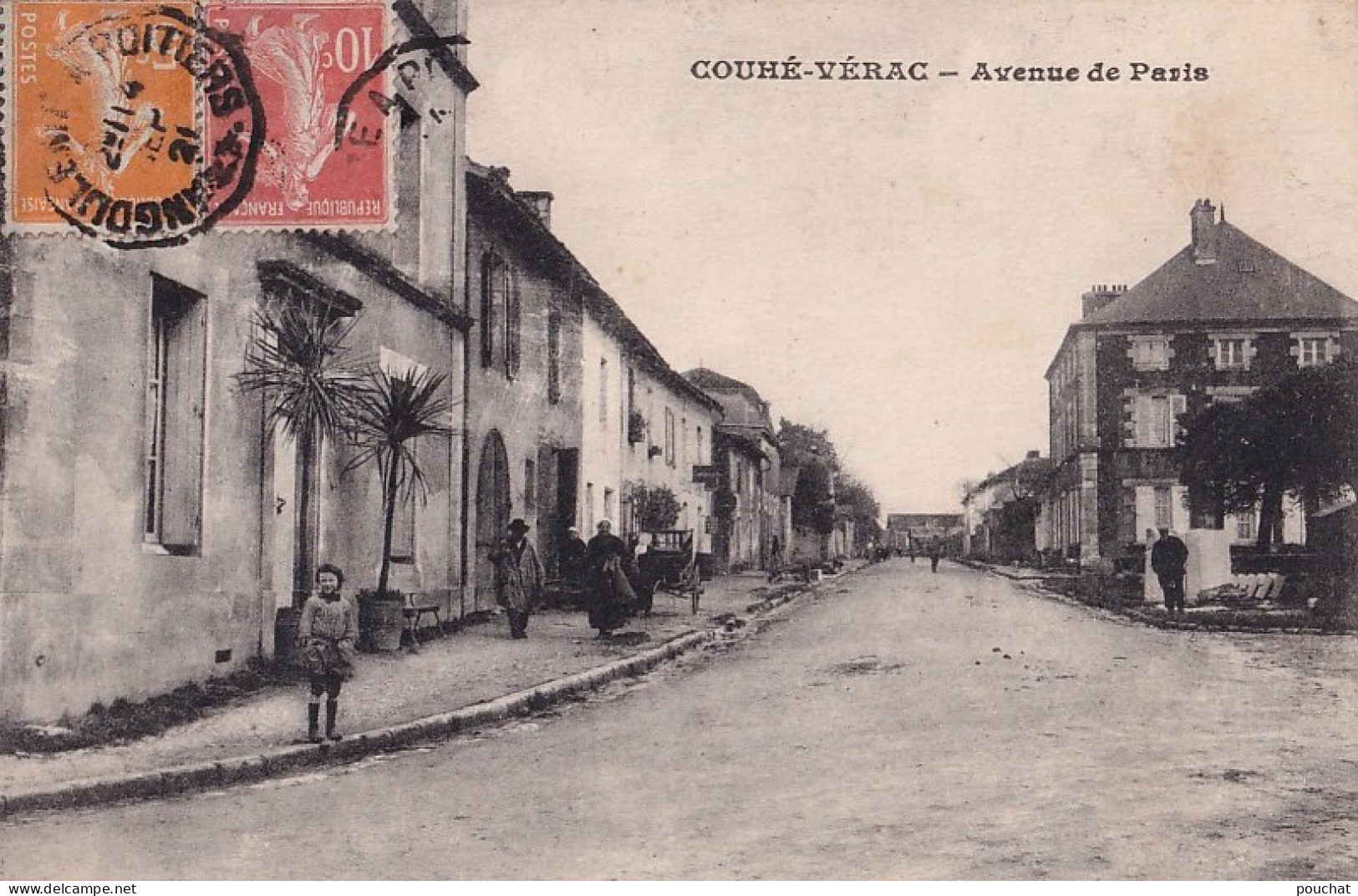 A16-86) COUHE - VERAC  - AVENUE DE PARIS - ANIMEE - HABITANTS - EN 1921 - Couhe