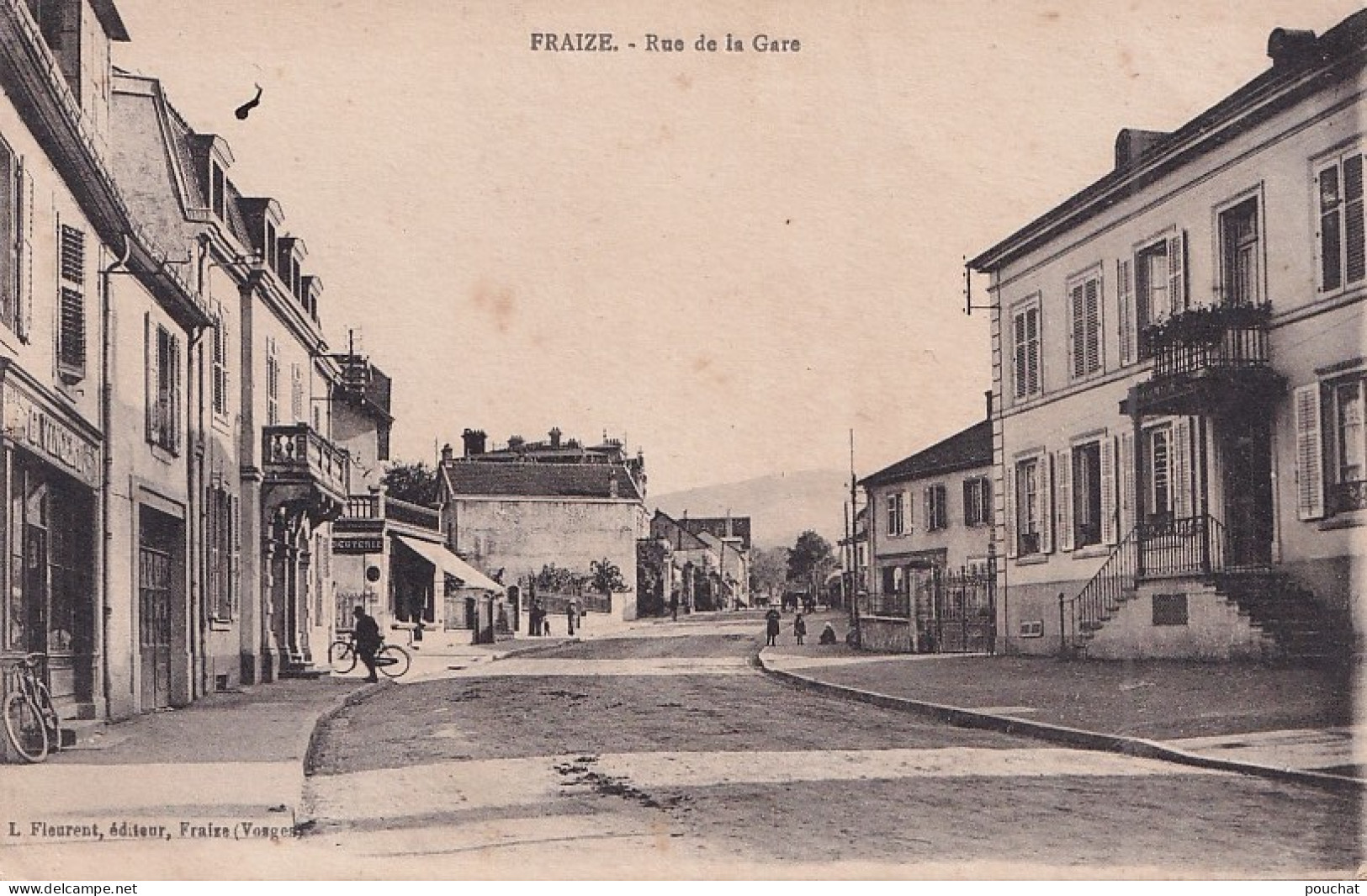 I22-88)  FRAIZE - VOSGES - RUE DE LA GARE - ( 2 SCANS ) - Fraize