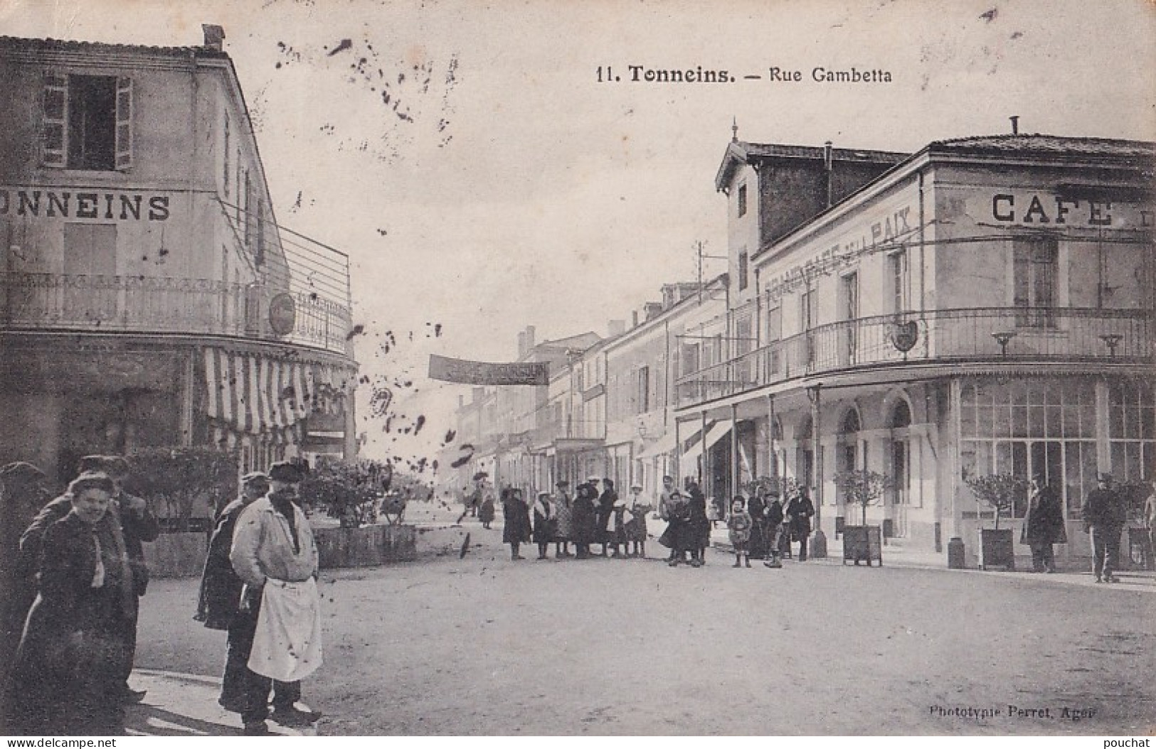 I24-47) TONNEINS - RUE GAMBETTA - GRAND CAFE DE LA PAIX - HABITANTS  - EN 1906 - ( 2 SCANS ) - Tonneins