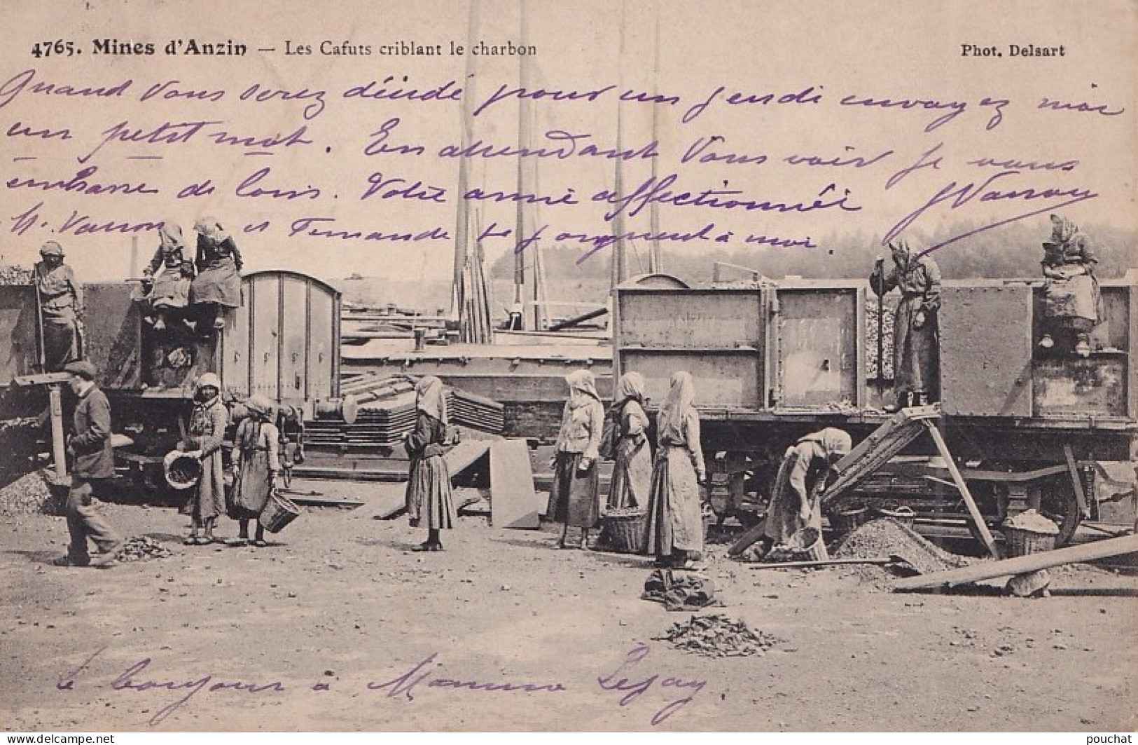 I28-59) ANZIN - MINES D ' ANZIN -  LES CAFUTS CRIBLANT LE CHARBON LES MINES - EN 1910 - ( 2 SCANS ) - Anzin