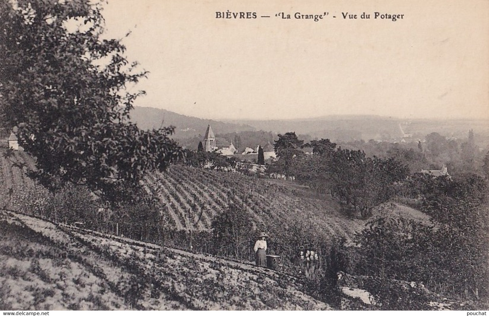 A9-91) BIEVRES - " LA GRANGE " - VUE DU POTAGER - ANIMEE - ( 2 SCANS ) - Bievres