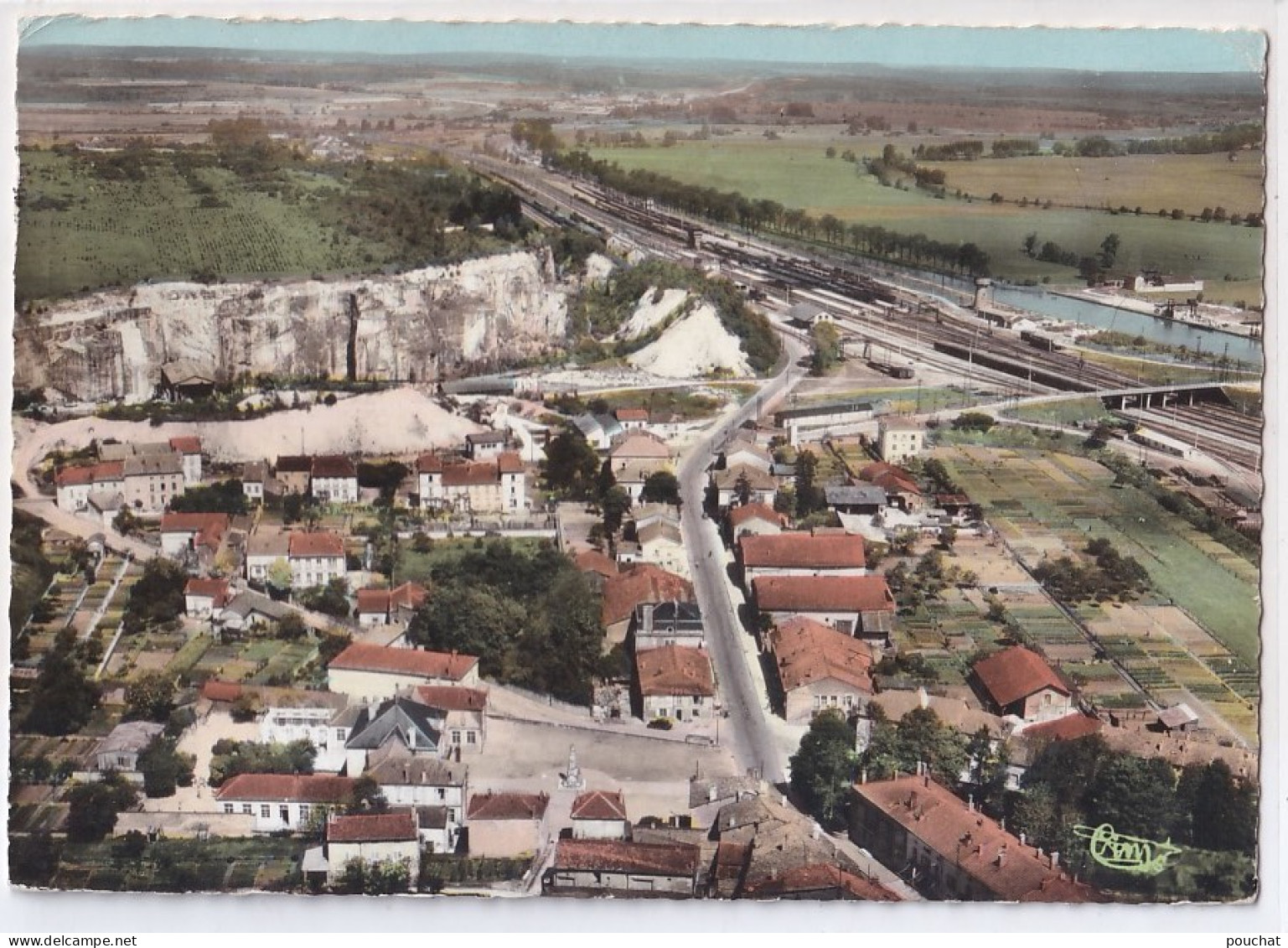 A13-55) LEROUVILLE ( MEUSE ) VUE AERIENNE - LE CENTRE - LES CARRIERES - LE CANAL - EN 1973 - 2 SCANS - Lerouville