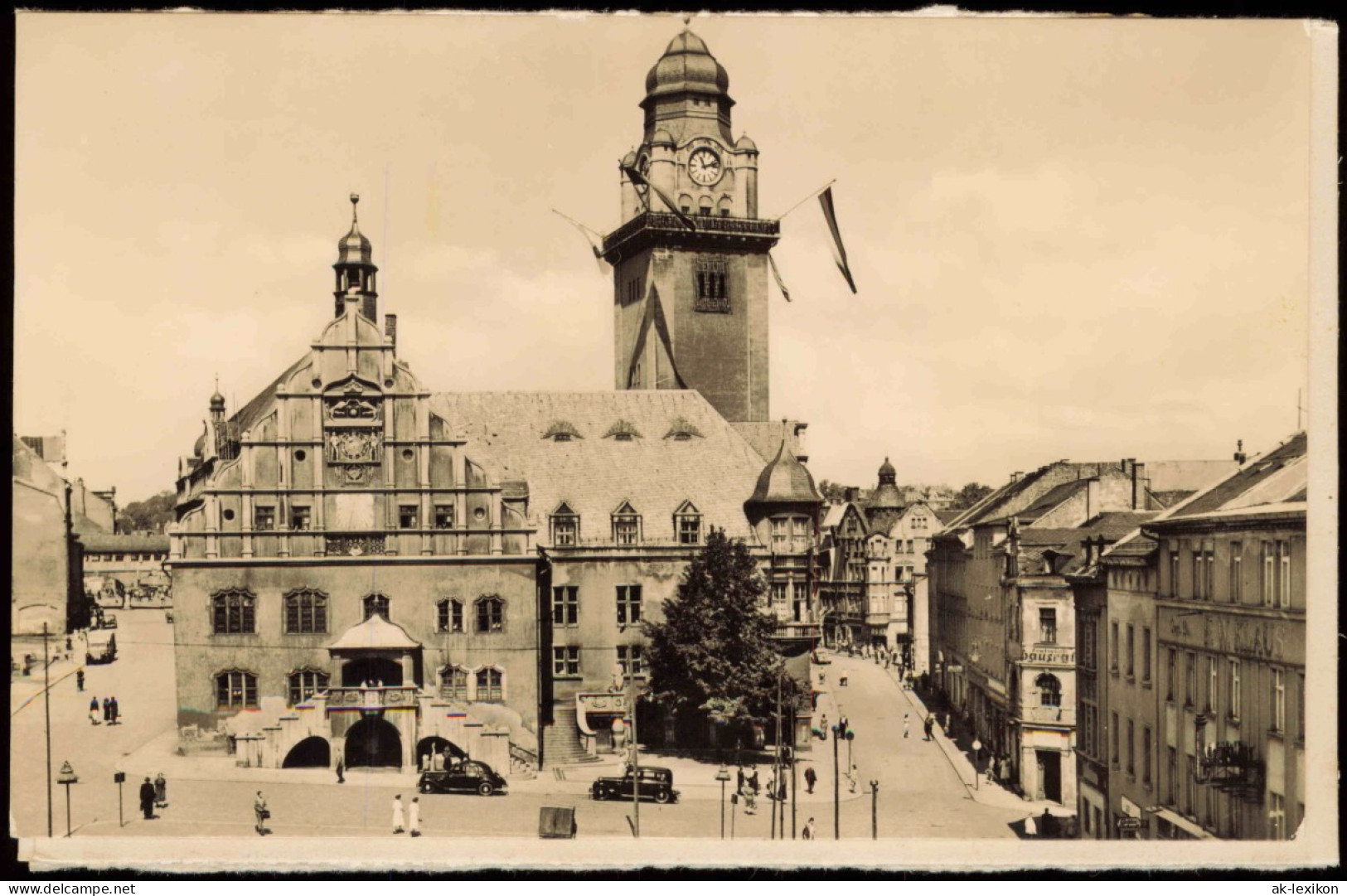 Ansichtskarte Plauen (Vogtland) Rathaus, Straßenblick Turm Mit Fahnen 1930 - Plauen