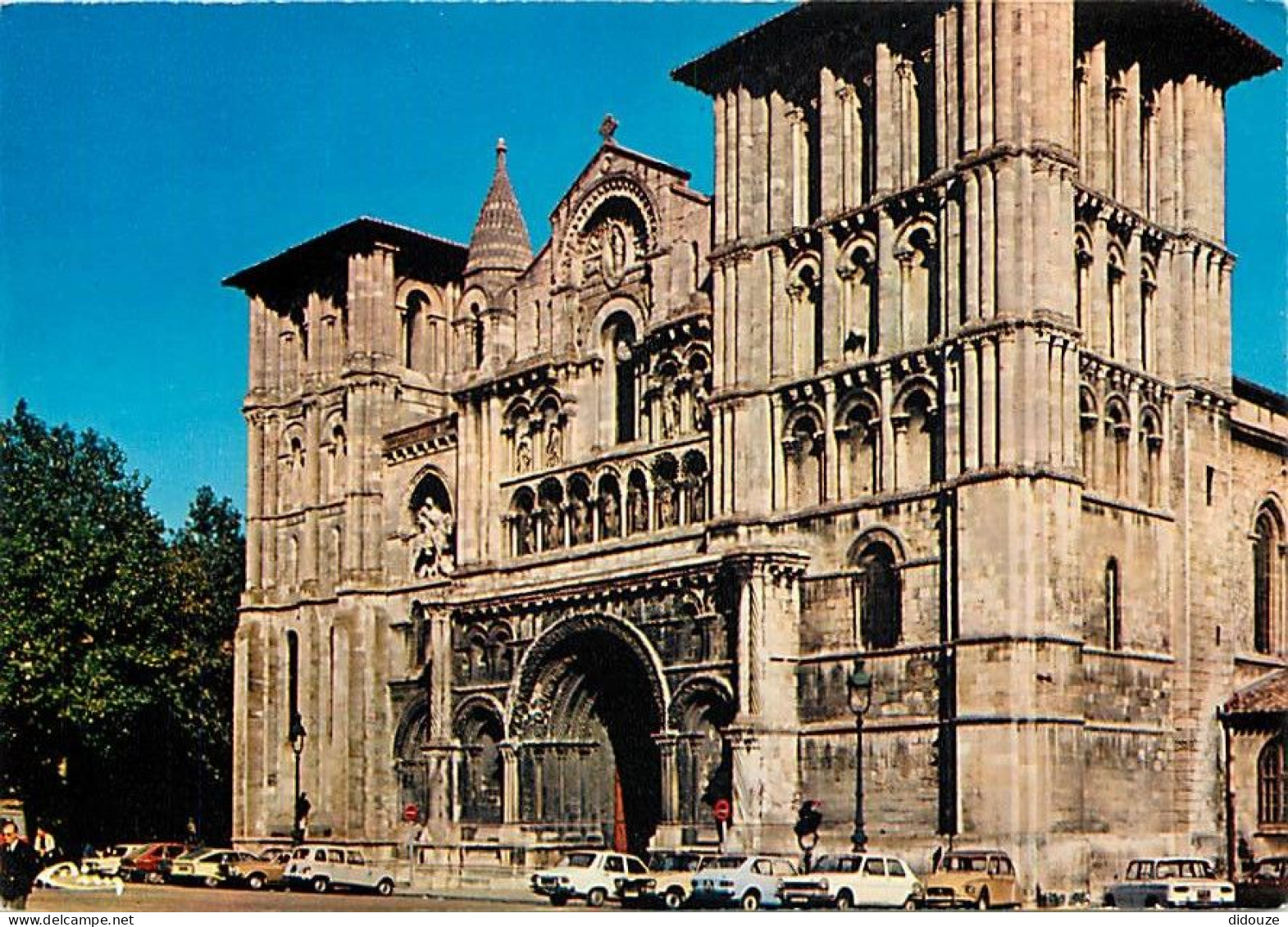 Automobiles - Bordeaux - Eglise Ste-Croix - CPM - Carte Neuve - Voir Scans Recto-Verso - PKW