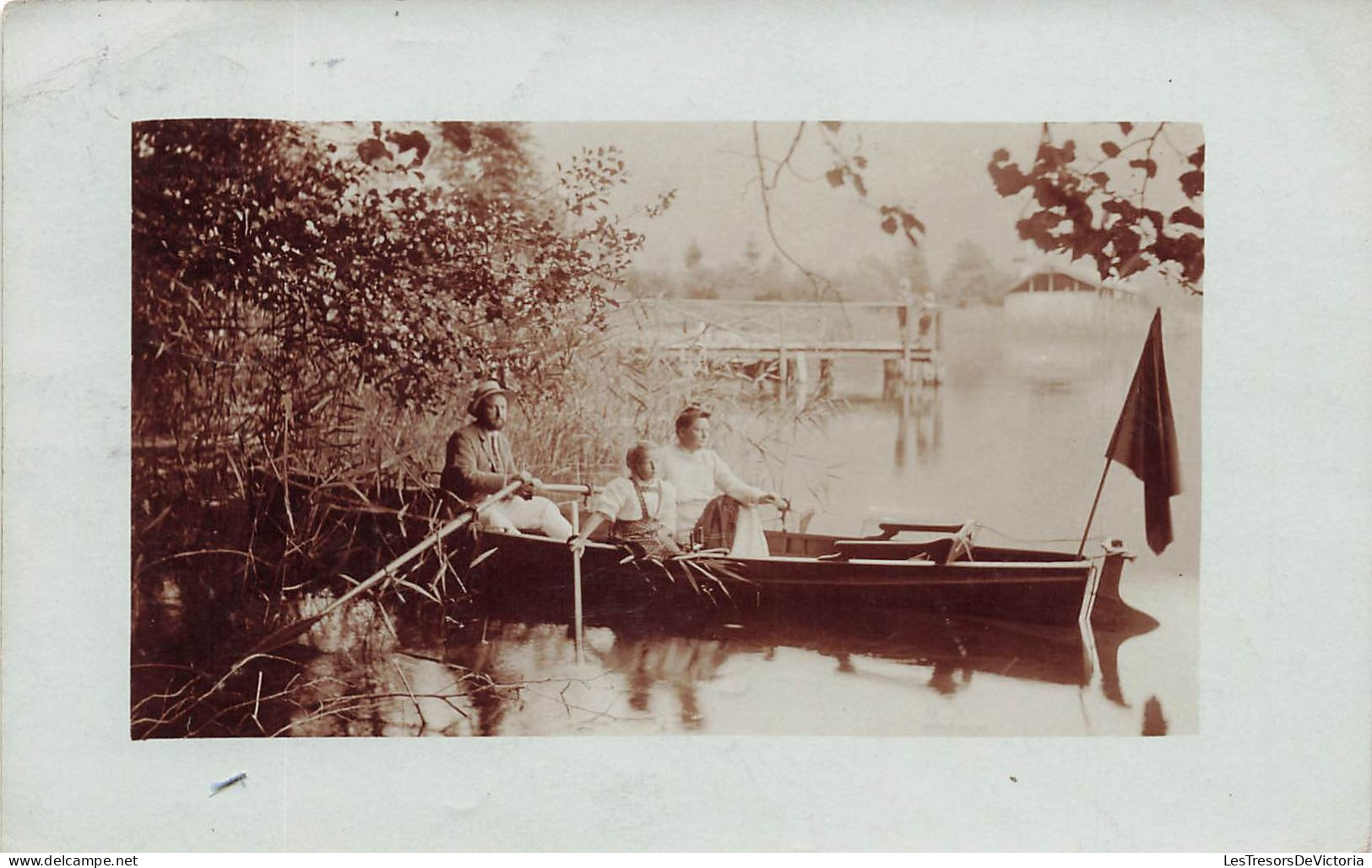 TRANSPORTS - Bateaux - Famille Dan Une Barque - Carte Postale Ancienne - Otros & Sin Clasificación