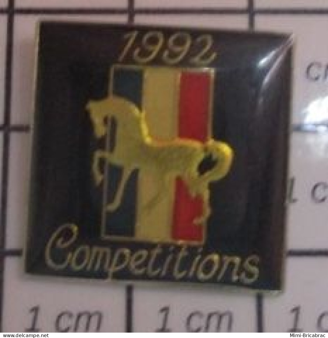 713c Pin's Pins / Beau Et Rare : AUTOMOBILES / FORD MUSTANG 1992 COMPETITIONS - Ford