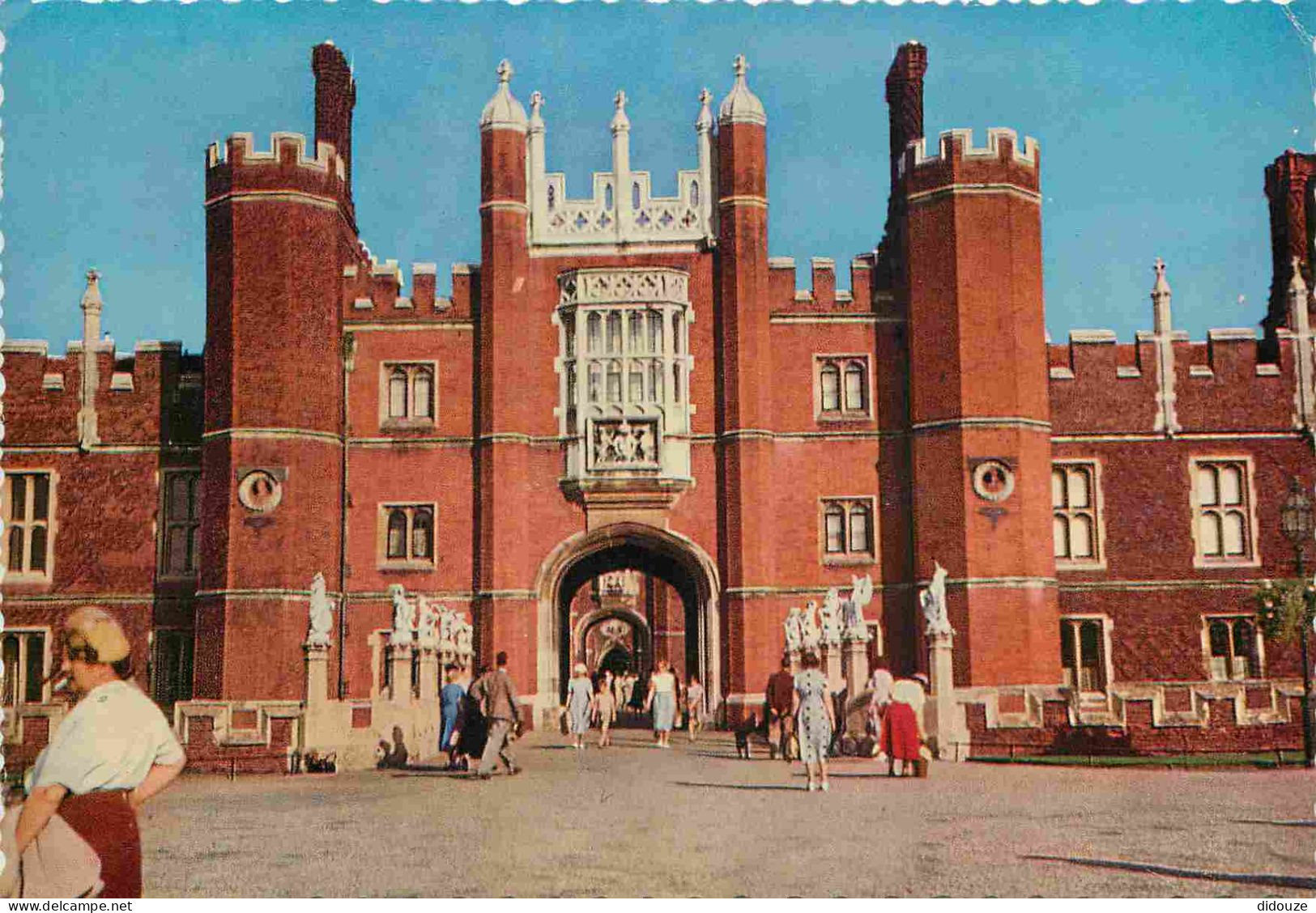 Angleterre - East Molesey - Hampton Court Palace - The Great Gatehouse - Surrey - England - Royaume Uni - UK - United Ki - Surrey