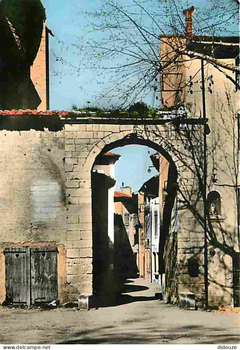 84 - Malaucène - Vieille Ruelle Et Abside De L'Eglise - CPM - Voir Scans Recto-Verso - Malaucene