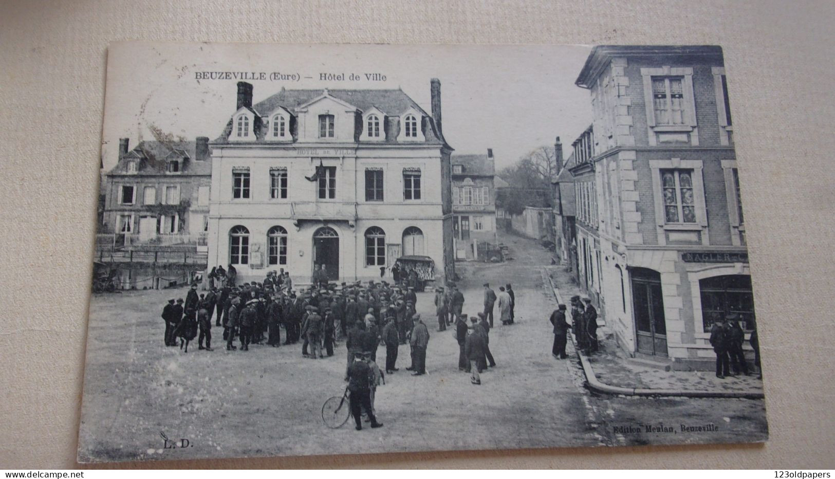 27 EURE BEUZEVILLE  HOTEL VILLE MANIFESTATION COMMERCE AMBULANT - Other & Unclassified