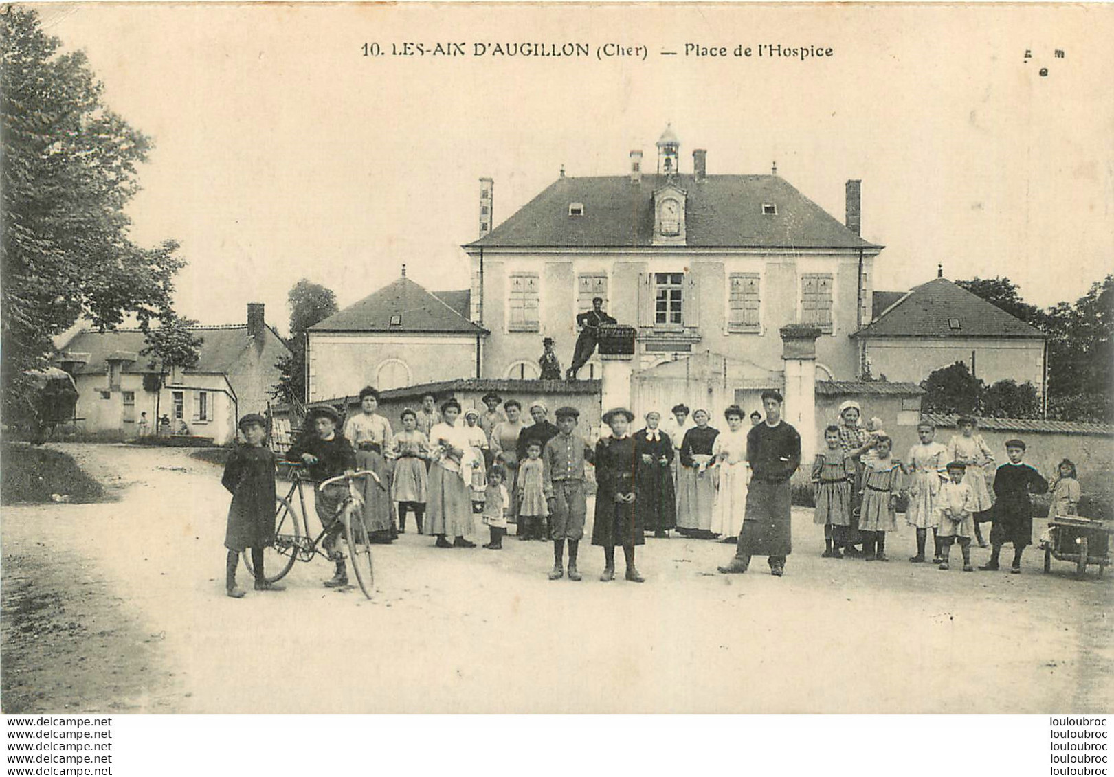 LES AIX D'ANGILLON PLACE DE L'HOSPICE - Les Aix-d'Angillon