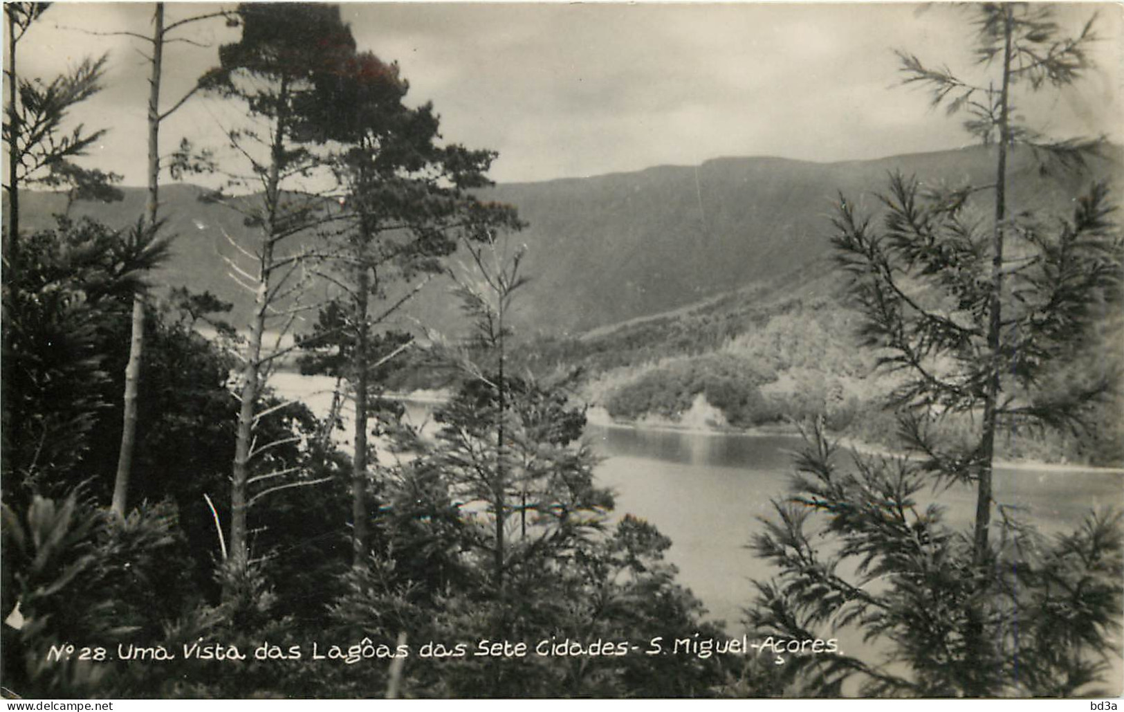 Portugal UMA VISTA DAS LAGOAS DAS SETE CIDADES S. MIGUEL ACORES - Açores