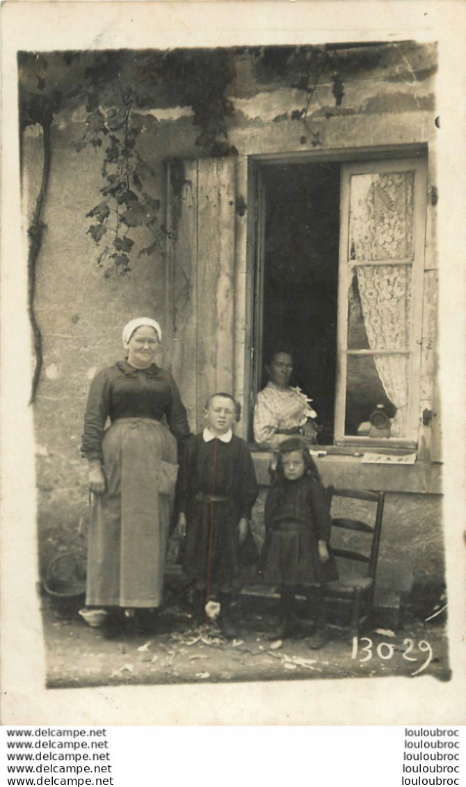 CARTE PHOTO FEMME ET ENFANTS - A Identificar