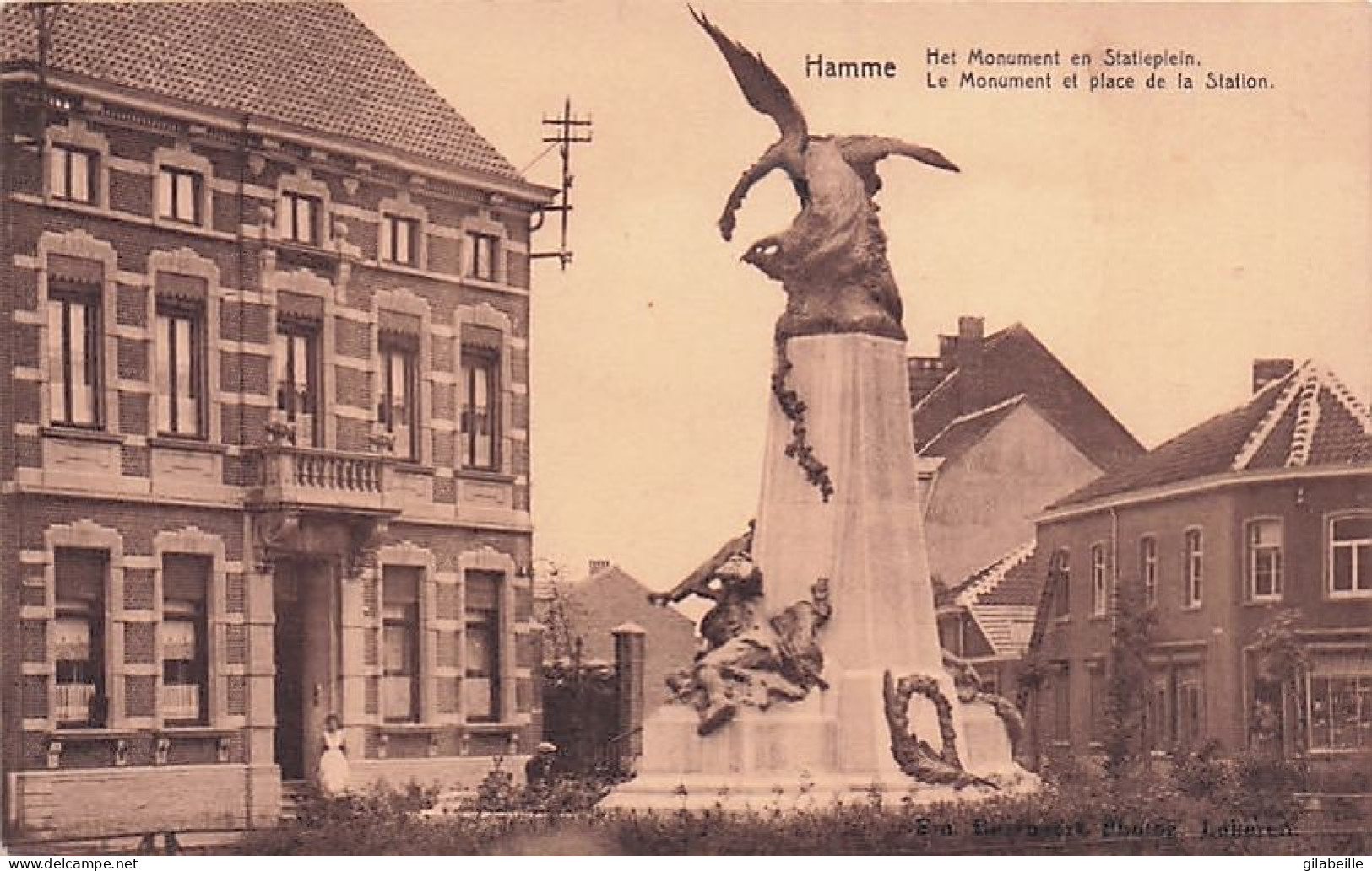 HAMME -   Le Monument Et Place De La Station - Het Monument En Statieplein - Hamme