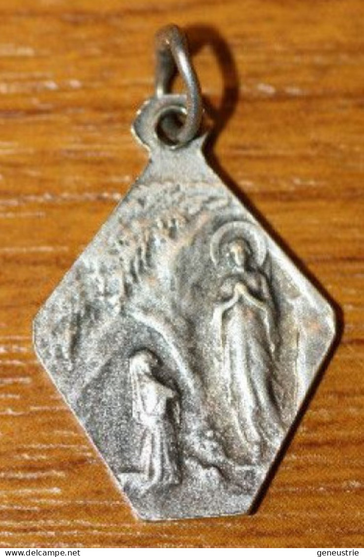 Pendentif Médaille Religieuse Art Déco - Années 30 "Notre-Dame De Lourdes" Religious Medal - Religión & Esoterismo