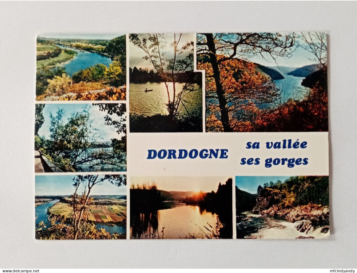 Carte Postale - Dordogne Sa Vallée Et Gorges - En Parcourant La Dordogne     (2Lpbxg) - Altri