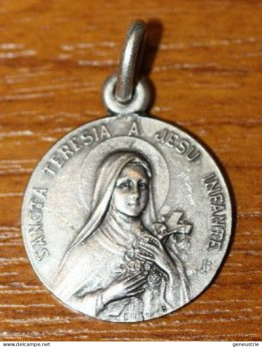 Médaille Religieuse Pendentif "Sainte Thérèse De L'Enfant Jésus - Lisieux" - Religious Medal - Religión & Esoterismo