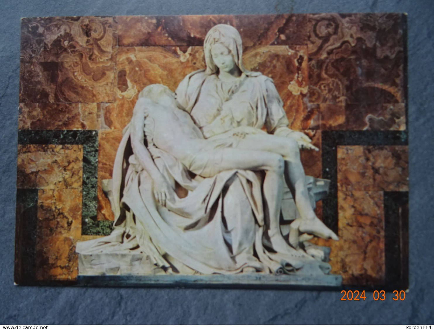 LA PIETA DI    MICHELANGELO - Sculture