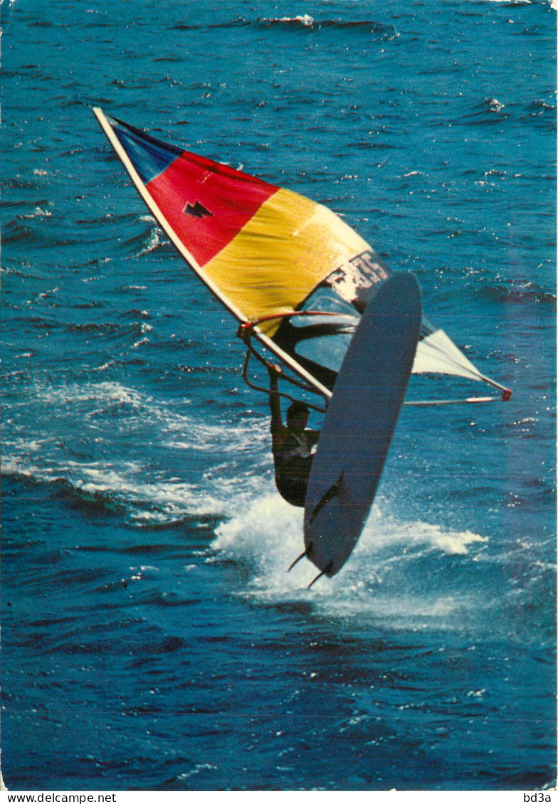 PLANCHE A VOILE  - Water-skiing