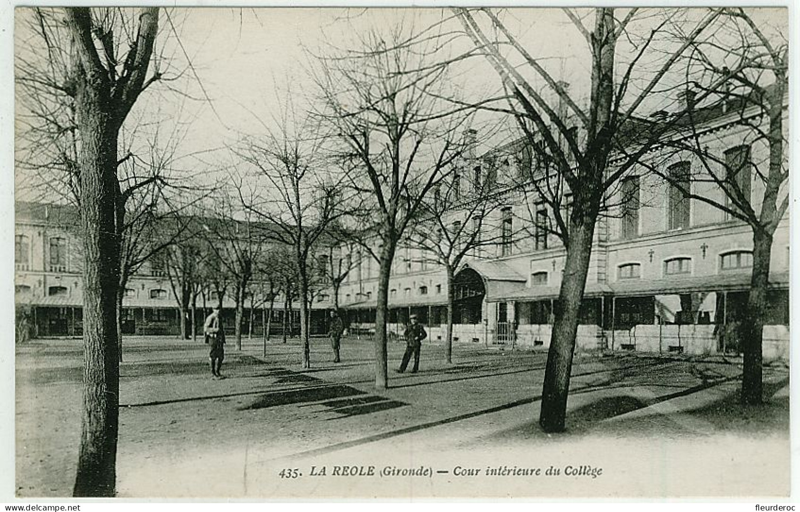 33 - CB52349CPA - LA REOLE - Cour Interieure Du College - Parfait état - GIRONDE - La Réole