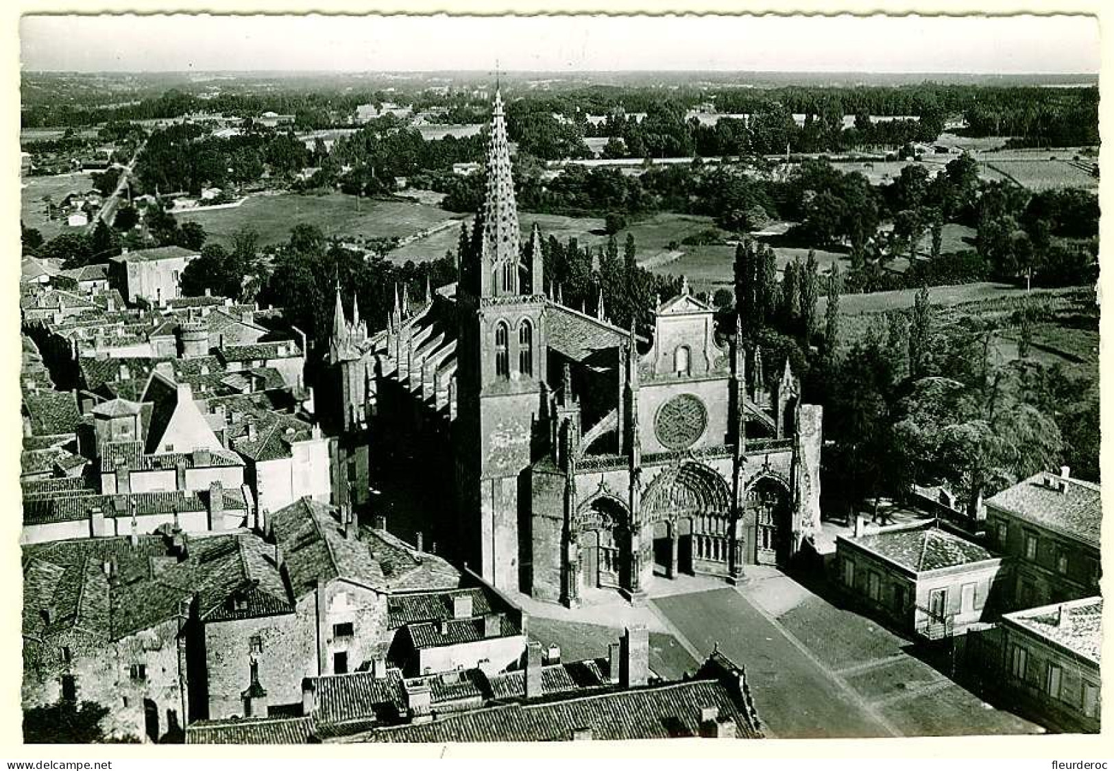 33 - CM53526CPM - BAZAS - En Avion Au Dessus De - Cathédrale St Jean Baptiste - Très Bon état - GIRONDE - Bazas