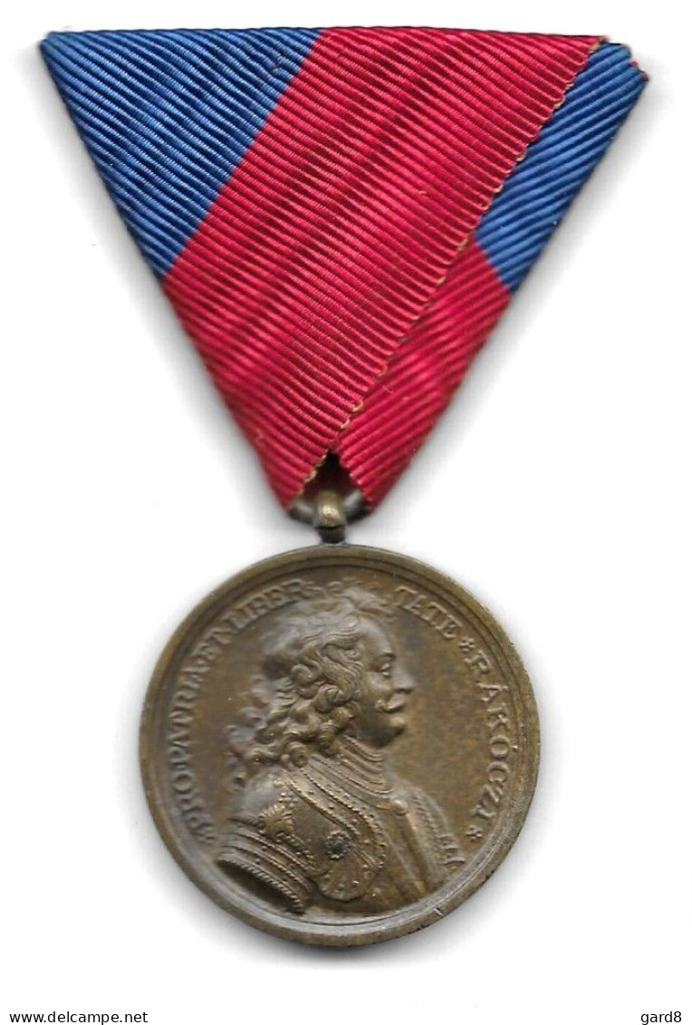 Médaille Hongroise  - époque De La Seconde Guerre Mondiale   - WWII - 1939-45