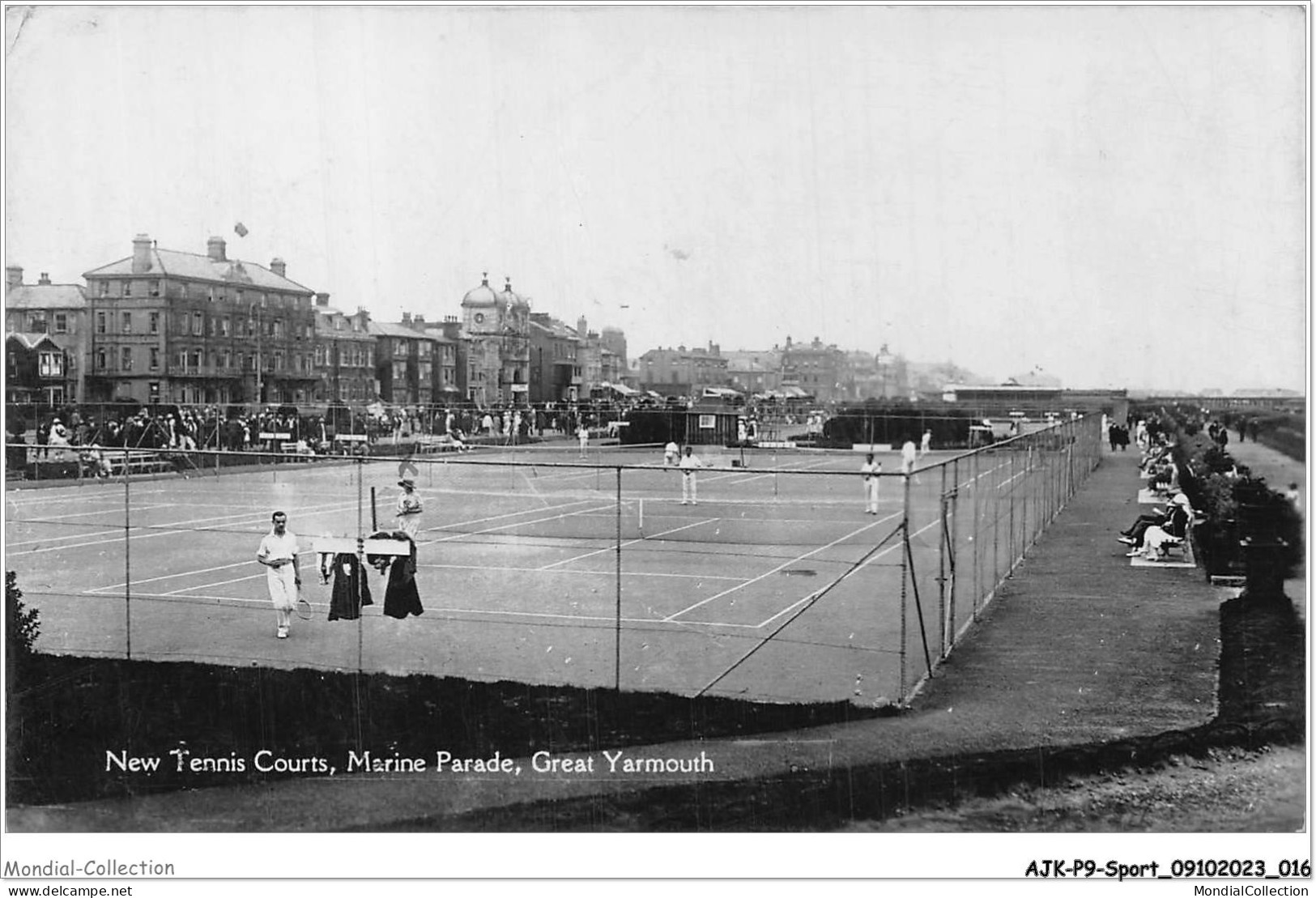 AJKP9-0869 - SPORT - NEW TENNIS COURS - MARINE PARADE - GREAT YARMOUH  - Tennis