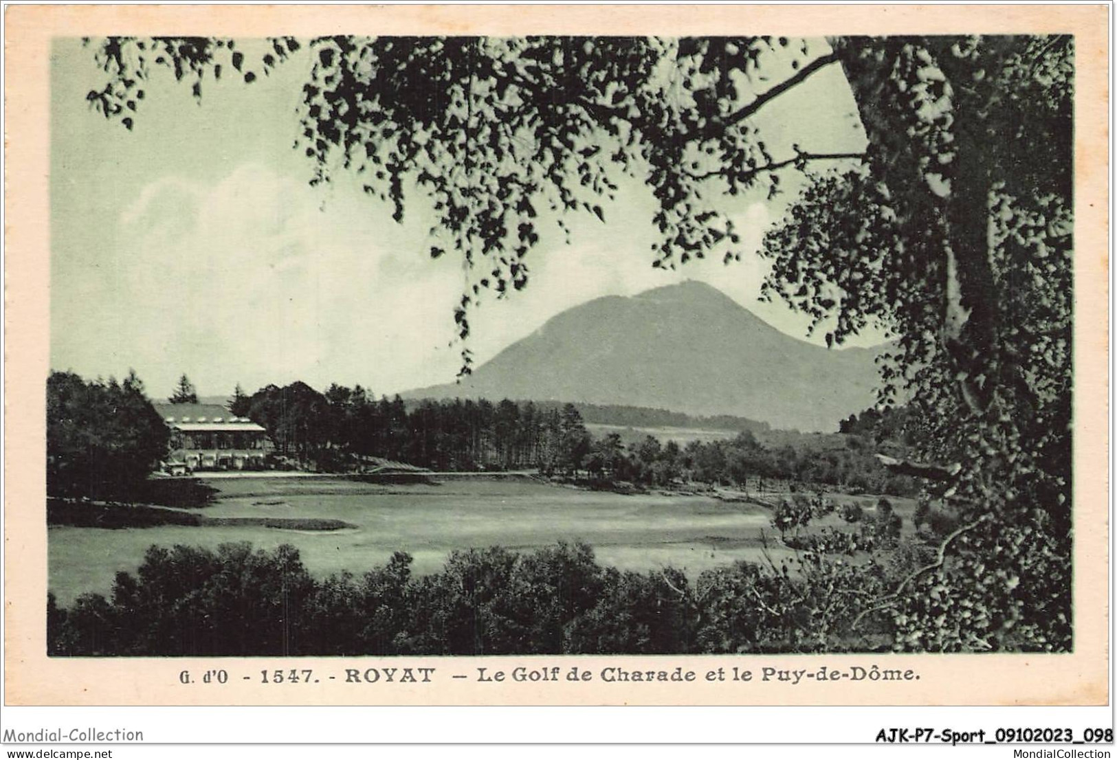 AJKP7-0700 - SPORT - ROYAT - LE GOLF DE CHARADE ET LE PUY-DE-DOME  - Golf