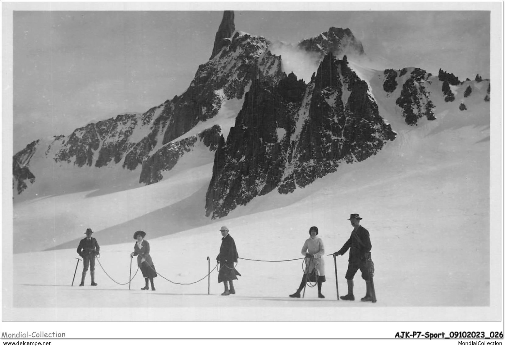 AJKP7-0664 - SPORT - CARAVANE SUR LE COL DU GEANT  AOSTE ALPINISME - Alpinismus, Bergsteigen