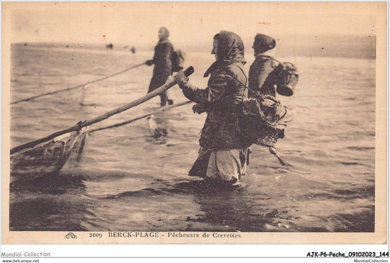 AJKP6-0607 - PECHE - BERCK-PLAGE - PECHEUSES DE CREVETTES - Visvangst