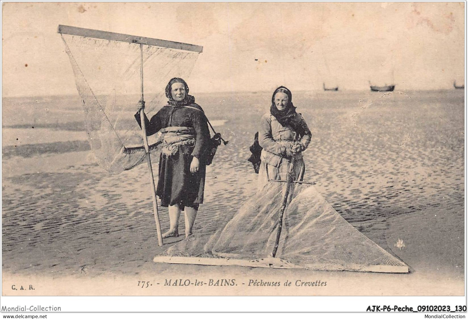 AJKP6-0600 - PECHE - MALO-LES-BAINS - PECHEUSES DE CREVETTES  - Pêche