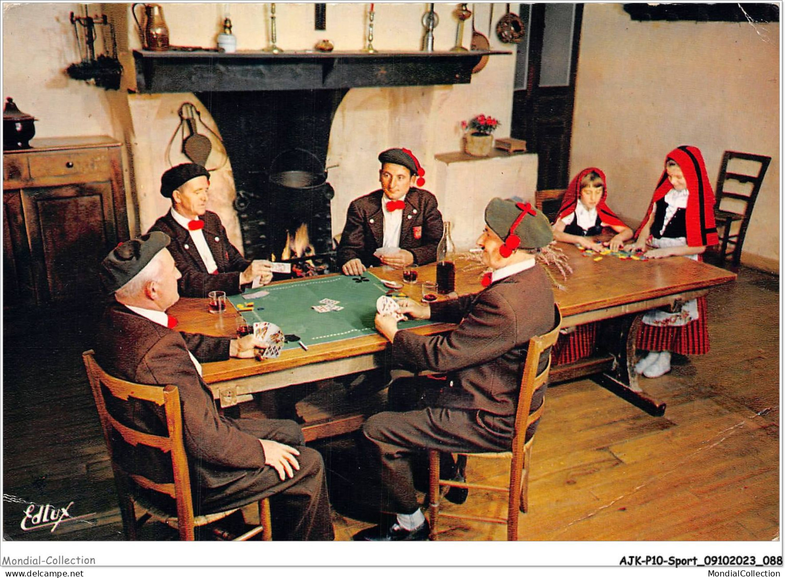 AJKP10-1001 - SPORT - FOLKLORE BIGOURDAN - LES CHANTEURS MONTAGNARDS DE LOURDES PARTIE DE BELOTE - Carte Da Gioco