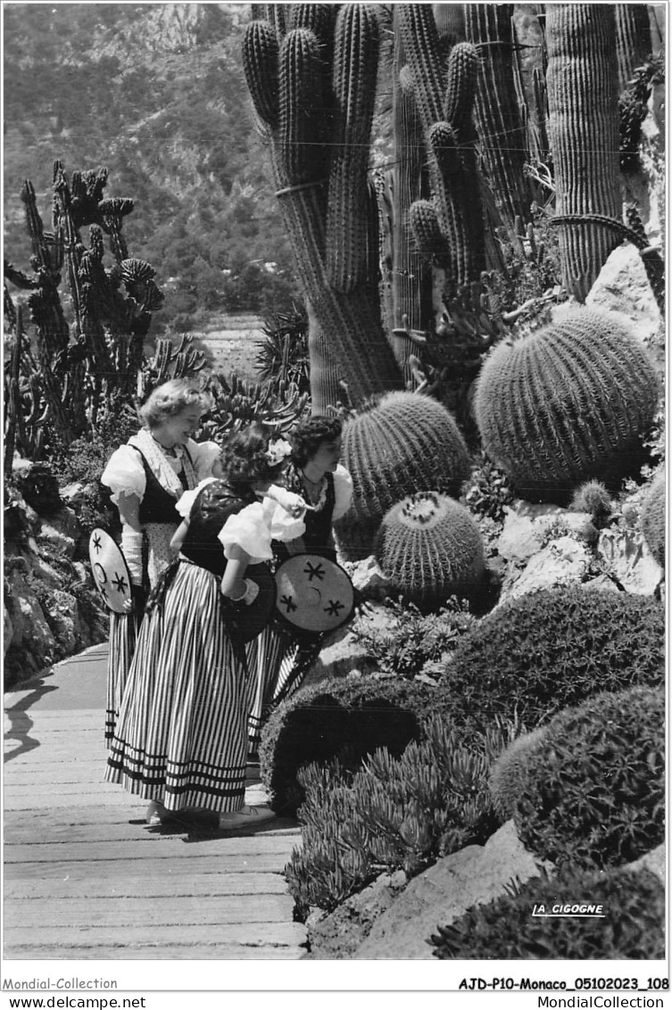 AJDP10-MONACO-1039 - MONACO - Plantes Exotiques Et Costumes Monégasques  - Exotische Tuin