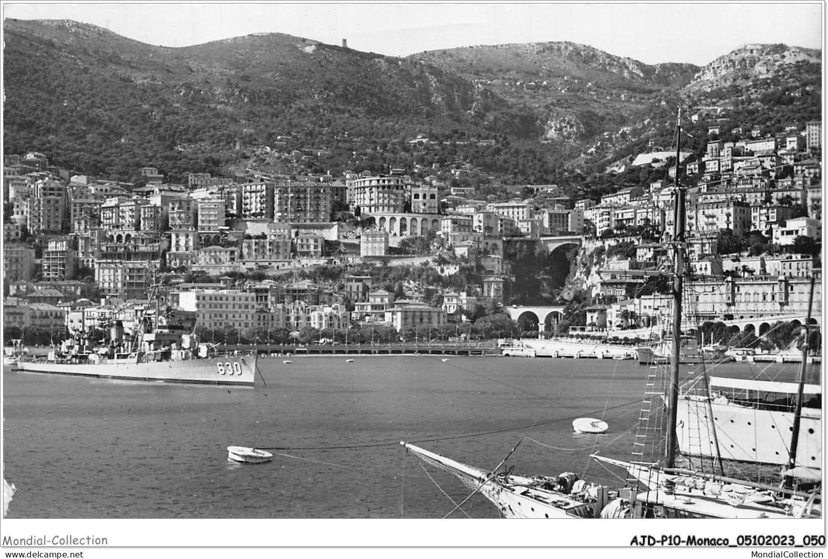 AJDP10-MONACO-1010 - MONACO - Le Port - Au Fond - Le Boulevard Albert  - Port