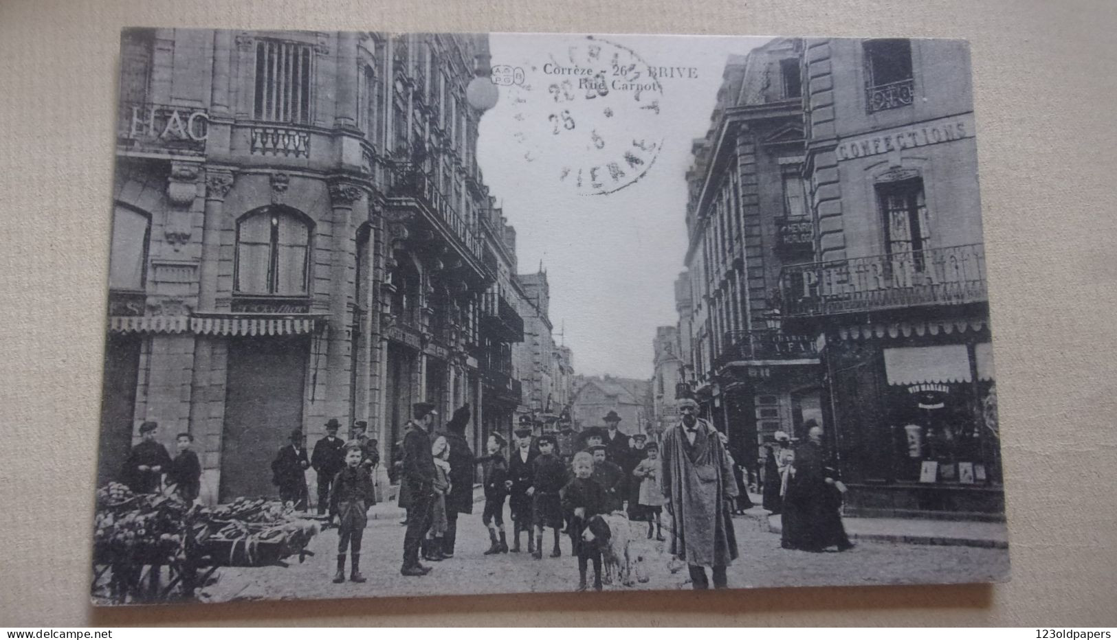 19 BRIVE RUE CARNOT MARCHE 1915 - Brive La Gaillarde