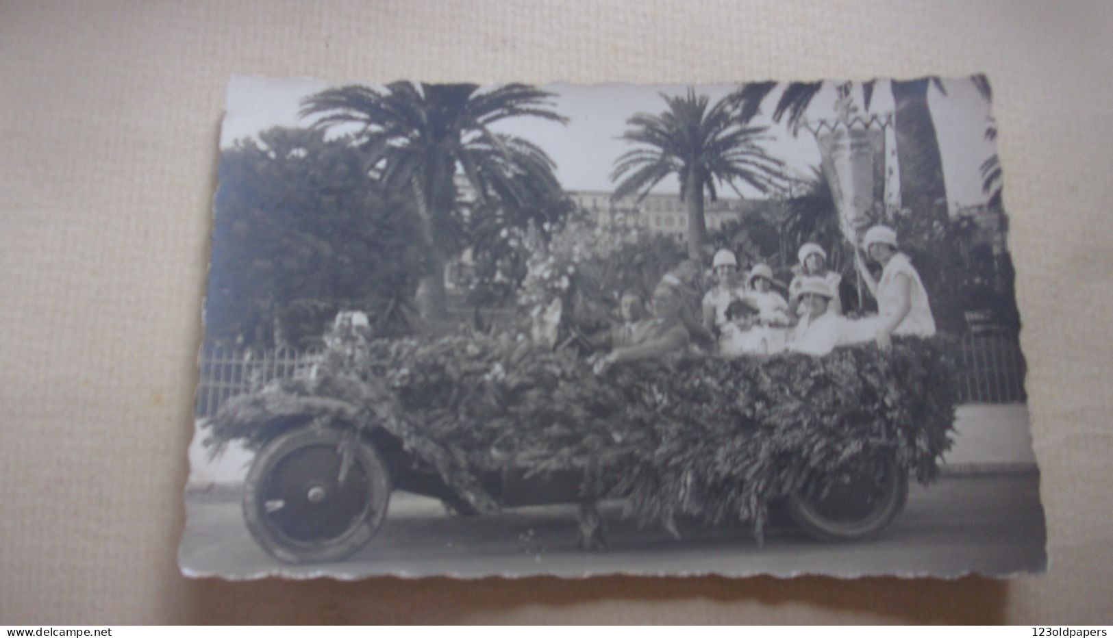 06 NICE CARTE PHOTO AUTOMOBILE  FEMME MODE BANNIERE JARDIN ALBERT 1 ER - Andere & Zonder Classificatie