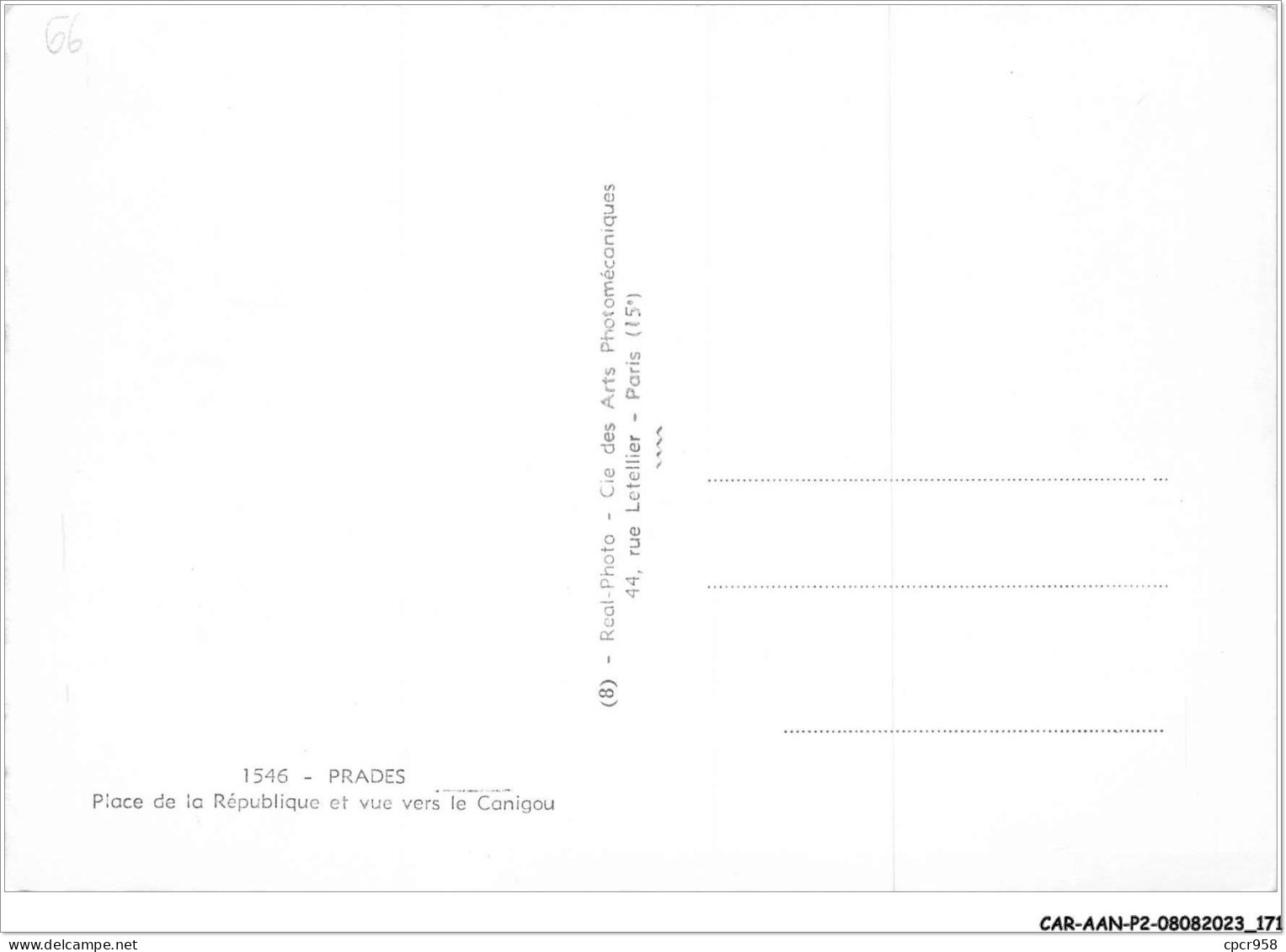 CAR-AANP2-66 CPSM-0173 - PRADES - Place De La République Et Vue Sur Le Canigou - 15x10cm - Prades