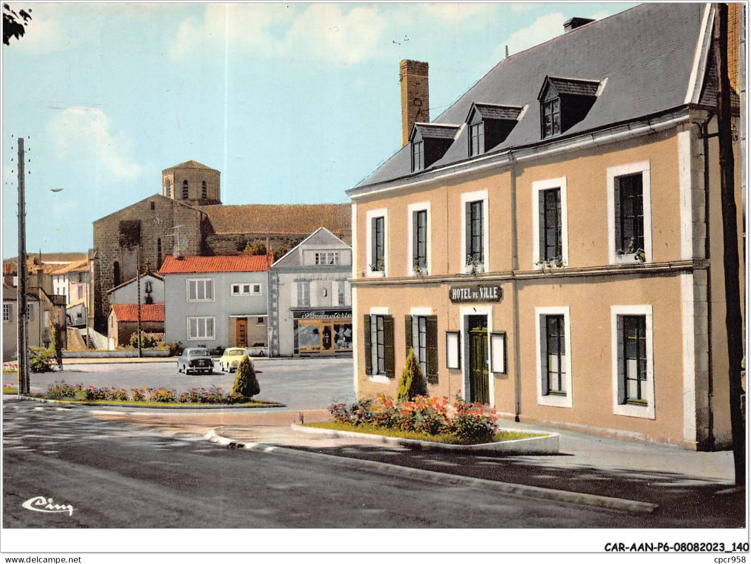 CAR-AANP6-79 CPSM-0529 - SECONDIGNY - L'hôtel De Ville Et L'église - 15x10cm - Secondigny