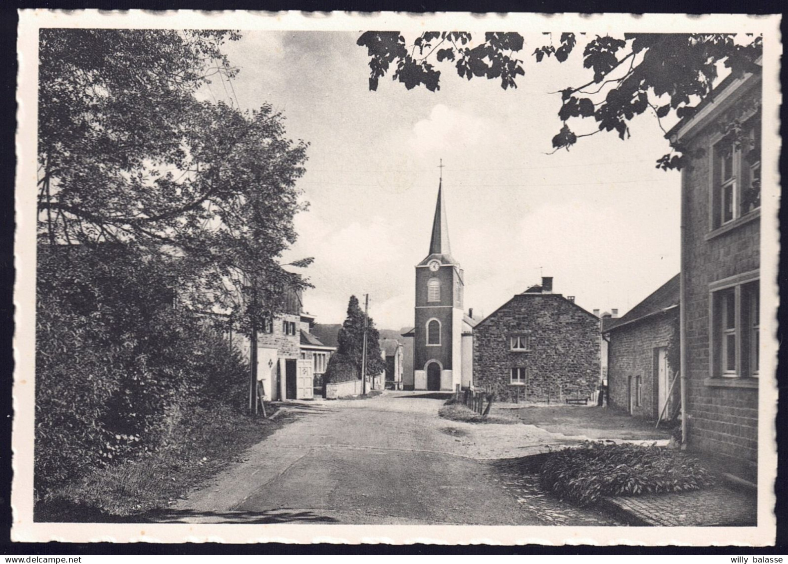 +++ CPSM - LAVACHERIE Sur OURTHE - Rue Des Ecoles  // - Sainte-Ode